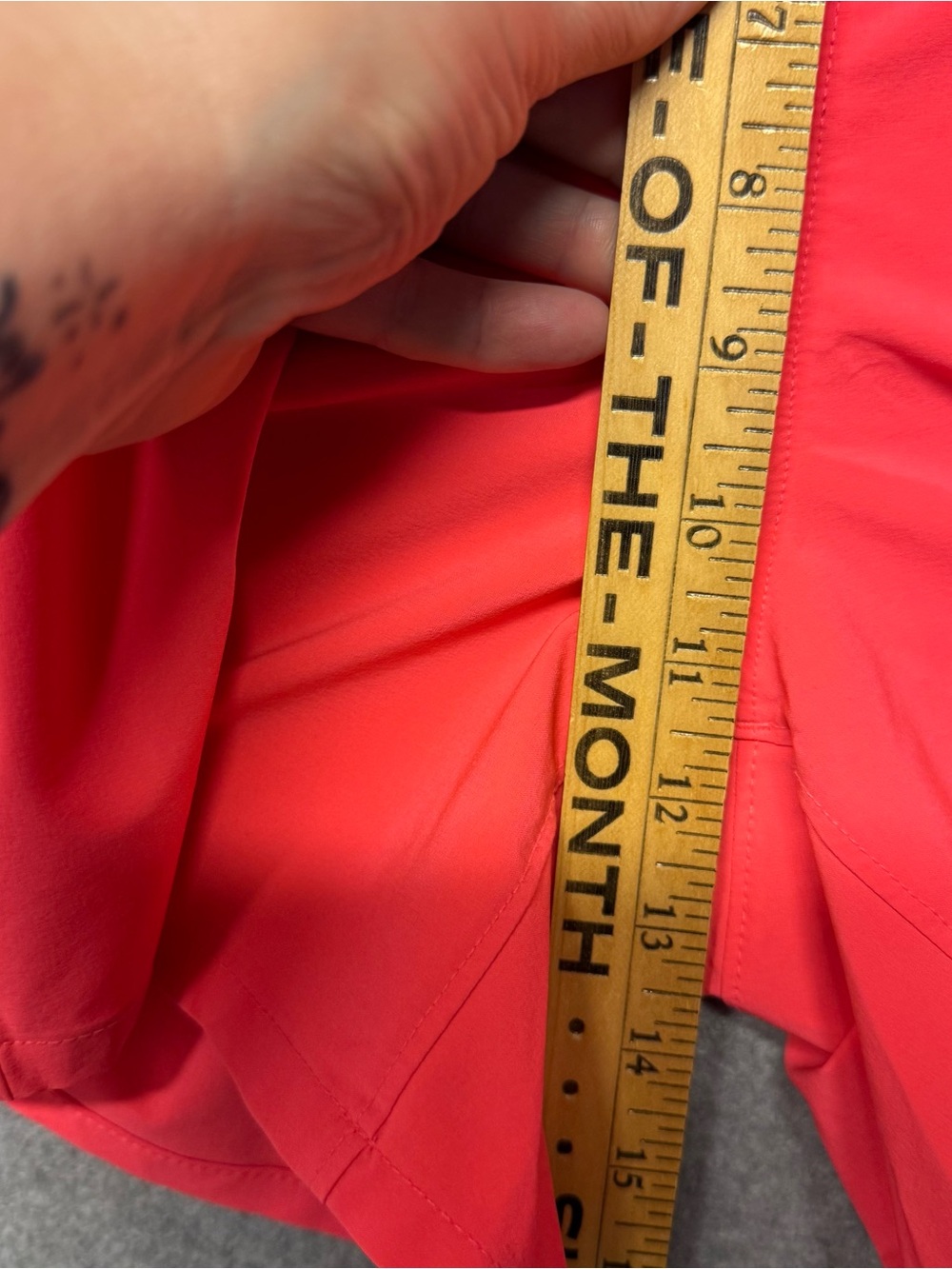 The North Face Women's Red Woven Polyester Athletic Shorts Pockets 3" Inseam SzM - Picture 6 of 11